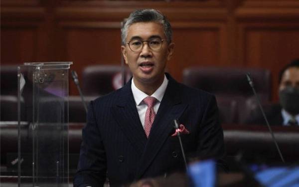 Tengku Zafrul pada persidangan Dewan Negara di Bangunan Parlimen pada Selasa. - Foto Bernama