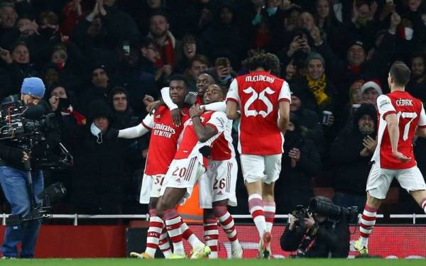 Nketiah pencetak hatrik buat Gunners di Emirates.