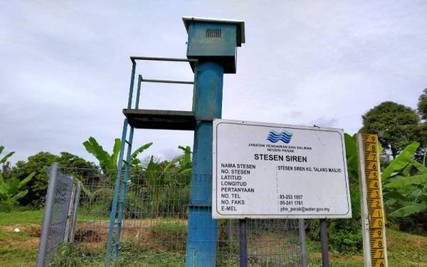 Stesen Siren Kampung Talang Masjid, di sini mengeluarkaan bunyi amaran apabila air sungai melepasi paras bahaya pada malam Selasa.