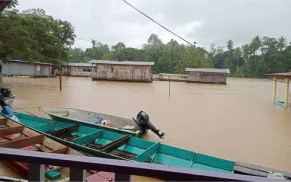 Beberapa lokasi di Pahang terjejas teruk akibat banjir. - Gambar hiasan 