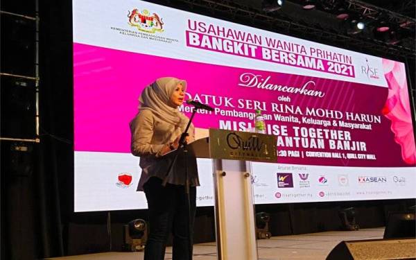 Rina ketika berucap merasmikan program Usahawan Wanita Prihatin Bangkit Bersama-Rise Together di Kuala Lumpur, pada Khamis.