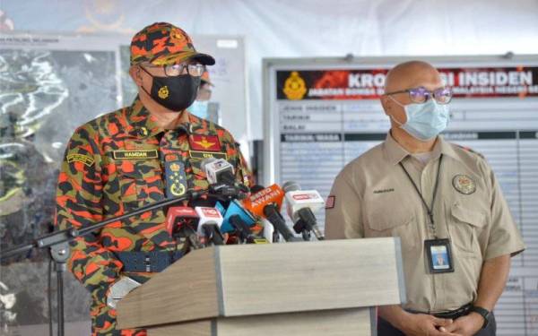 Mohammad Hamdan pada sidang akhbar di Pos Kawalan Tempat Kejadian (PKTK) Taman Sri Muda, Seksyen 25, Shah Alam pada Khamis.