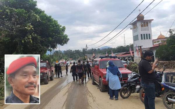 Keadaan jalan di Sungai Lui yang diselaputi banjir. (Gambar kecil: Rosman)