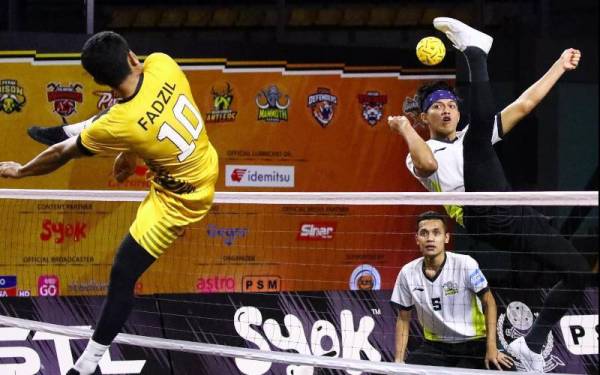 Antara aksi menarik pada saingan STL 2020 lalu. - Foto FB Sepak Takraw League