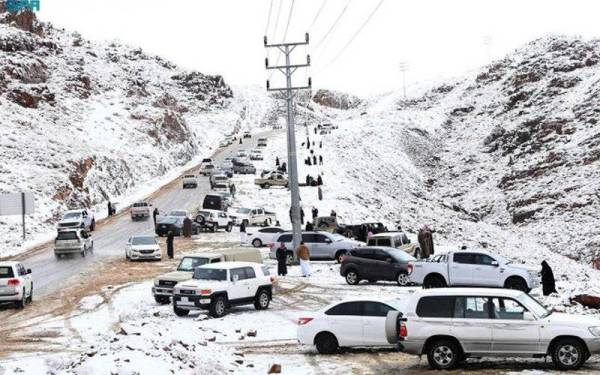 Gunung Jabal al-Lawz, Tabuk menjadi tumpuan penduduk apabila kerap diselimuti salji. - Foto PSA