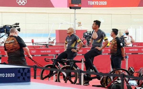 Azizulhasni (dua dari kiri) dan Shah Firdaus (dua dari kanan) menjadi taruhan pada Sukan Olimpik Tokyo 2020.