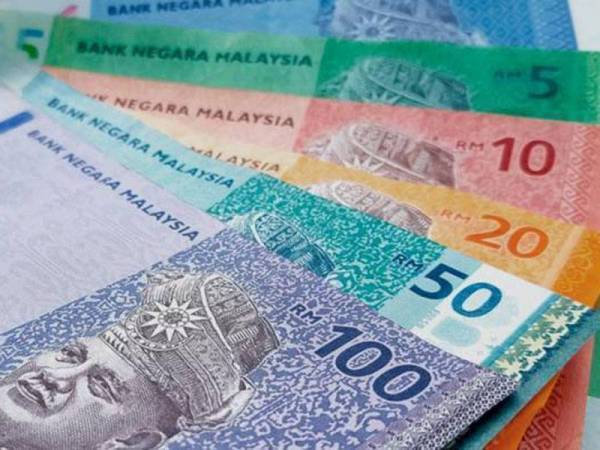 Ringgit dibuka rendah berbanding dolar Amerika Syarikat (AS) pada Selasa berikutan permintaan yang lebih baik terhadap mata wang negara maju itu susulan hasil Perbendaharaan AS turut meningkat. Gambar hiasan