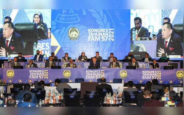 Barisan kepimpinan FAM yang dipilih bagi penggal 2021 hingga 2025 ketika Kongres Tahunan FAM ke-57 yang berlangsung di sebuah hotel di Putrajaya pada 13 Mac 2021.