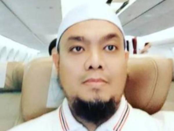 Defendan juga diarahkan menulis dan menyiarkan permohonan maaf kepada Abu Syafiq di laman Facebook dan YouTube. - Sumber foto IG/@ustazabusyafiq