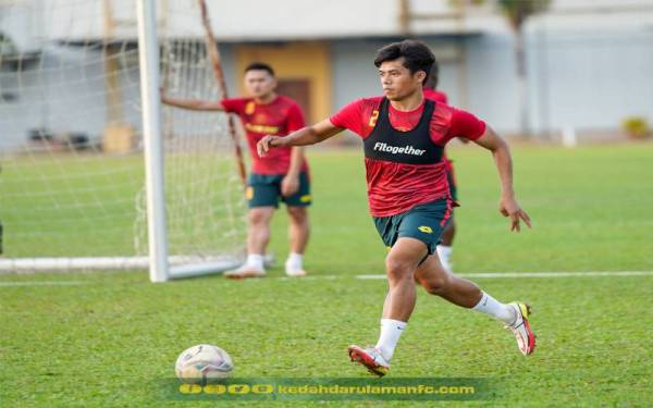 Syafiq semasa mengikuti sesi latihan bersama KDA FC di Stadium Sultan Abdul Halim, Alor Setar pada Selasa. - Foto KDA FC