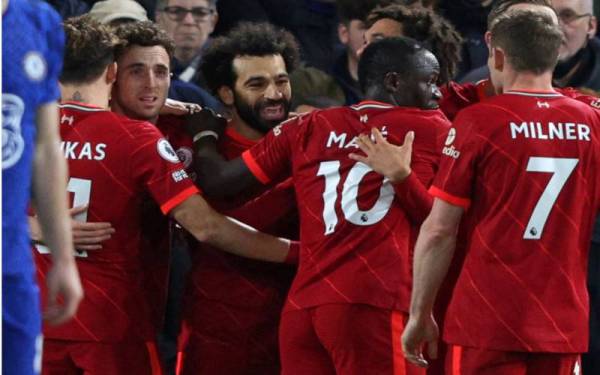 Salah dan Mane berjaya menjaringkan 24 gol dan 10 bantuan gol sepanjang 20 perlawanan Liga Perdana musim ini.