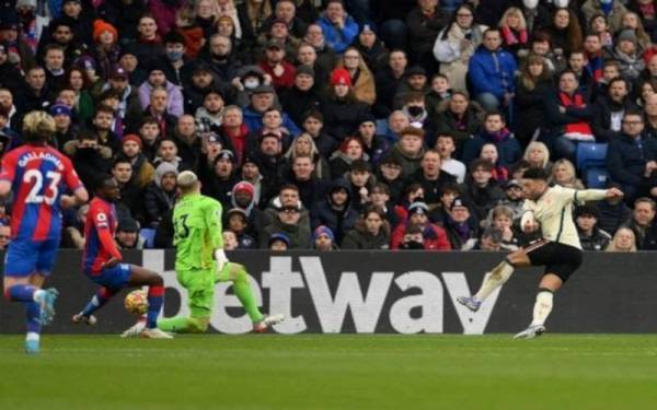 Chamberlain menjaringkan gol kedua Liverpool ketika menang ke atas Crystal Palace 3-1.