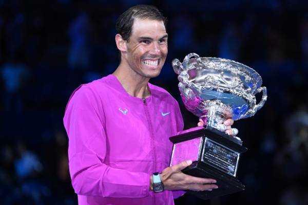 Pemain nombor lima dunia, Rafael Nadal mengatasi Daniil Medvedev dalam perlawanan akhir pada Ahad. -Foto EPA