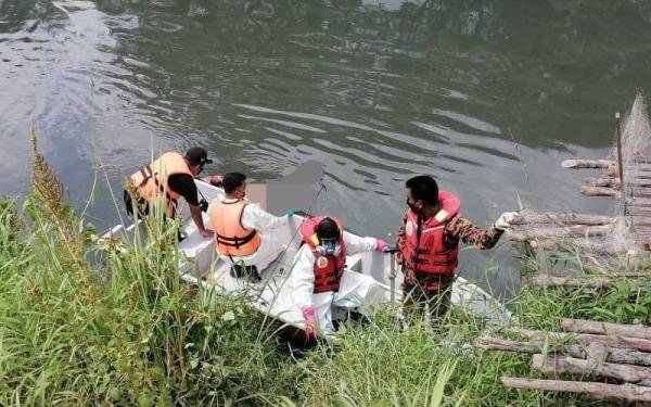 Satu mayat wanita dipercayai warga asing ditemukan dalam Sungai Plentong berdekatan Jalan Masjid, Kampung Plentong Baru, Masai di sini pada Rabu.