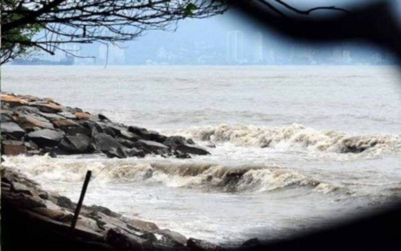 Tiada laporan banjir atau limpahan air laut susulan fenomena air pasang besar di Selangor setakat pagi Khamis. - Gambar hiasan