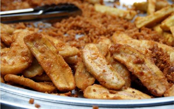 Pisang goreng. - Foto 123RF