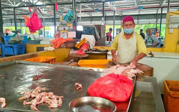 Jamil hanya dapat menyediakan ayam mentah untuk pelanggan yang berniaga kedai makan.