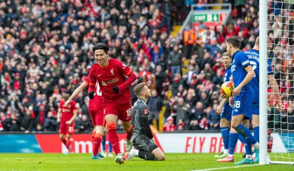 Minamino meledak gol kedua Liverpool ketika melayan kunjungan Cardiff City dalam perlawanan Piala FA di Anfield. 