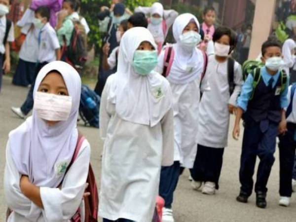 Penutupan sekolah adalah jalan terakhir sekiranya penularan Covid-19 di dalam sektor pendidikan adalah buruk.- Gambar hiasan
