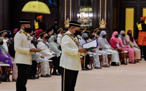 Shahidan menyampaikan ucapan pada Istiadat Pengurniaan Darjah Kebesaran, Bintang dan Pingat Wilayah Persekutuan sempena Hari Wilayah Persekutuan 2022 di Istana Negara pada Selasa. - Foto Bernama