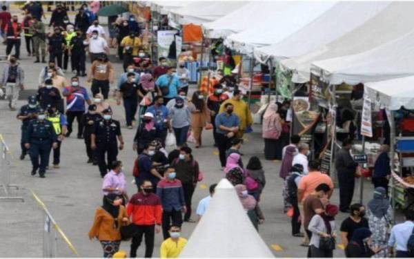  Perdana Menteri, Datuk Seri Ismail Sabri Yaakob berkata, tiada sekatan akan dikenakan ke atas kegiatan ekonomi termasuk bazar Ramadan pada tahun ini. Foto hiasan