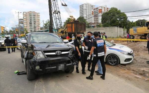 Kenderaan pacuan empat roda yang berjaya ditahan pasukan polis MPV selepas tembakan dilepaskan dalam kejadian di Jalan Sepanggar, Kota Kinabalu. 