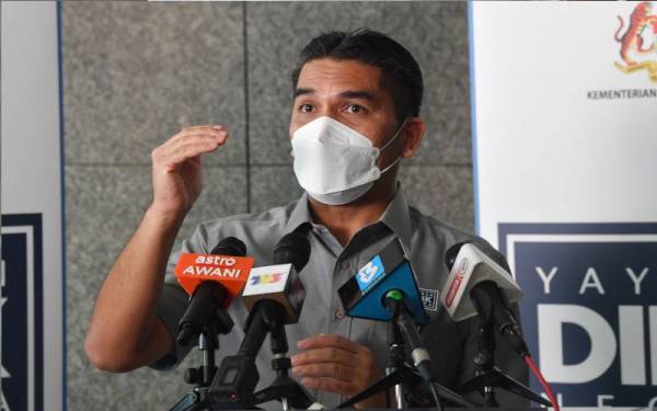 Radzi ketika sidang media pada Pelancaran Yayasan Didik Negara di Auditorium Kompleks E pada Jumaat. - Foto Bernama 