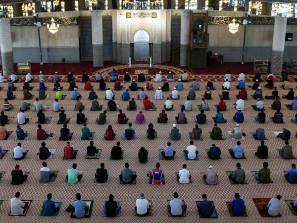 Khutbah Jumaat dengan tajuk ‘Fitnah Merosakkan Ummah’ disampaikan di seluruh masjid di Selangor pada Jumaat.