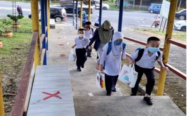 Keputusan untuk membenarkan murid memakai uniform sekolah kebangsaan ke kelas KAFA akan diputuskan dalam masa terdekat.