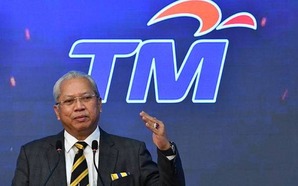 Annuar berucap pada Majlis Pelancaran RTM Selaku Rakan Penyiar Unifi Untuk Bola Sepak Liga Malaysia 2022 di Kementerian Komunikasi dan Multimedia hari ini. - Foto Bernama
