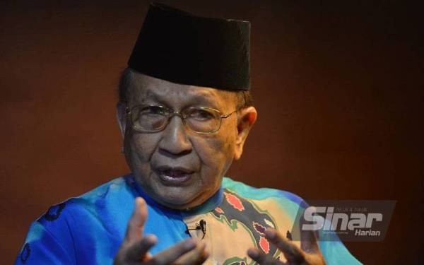 Tan Sri Dr Rais Yatim semasa menjadi tetamu dalam Wawancara Eksklusif Sinar Harian di Kompleks Kumpulan Karangkraf pada Rabu. FOTO ASRIL ASWANDI SHUKOR.