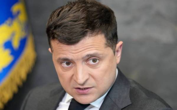 Zelenskyy menggesa rakyat Ukraine supaya bertenang dan menyokong angkatan tentera mereka dalam menghadapi serangan Rusia. - Foto Agensi