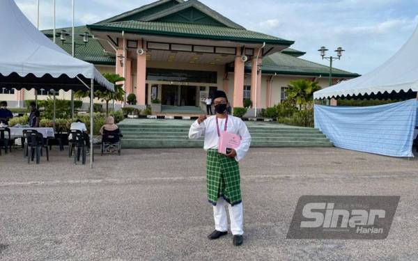 Md Taib Md Suhut calon pertama hadir proses penamaan calon DUN Bukit Kepong.