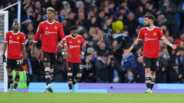 Pemain Manchester United kelihatan kecewa dengan kekalahan 1-4 kepada Manchester City pada Isnin. - Foto Getty Images