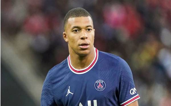 Mbappe mengalami kecederaan kaki ketika menjalani latihan bersama pasukan,pada Isnin.