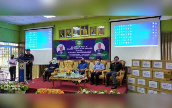 Ronald berucap pada Program MAFI dan Majlis Pemulihan Negara bersama Komuniti Agromakanan pada Rabu.