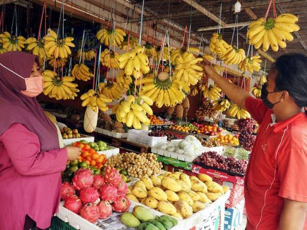 Buah-buahan boleh membantu kurangkan obesiti dan hindarkan penyakit-penyakit lain yang ada kaitan dengan gaya hidup. - Foto fail Bernama