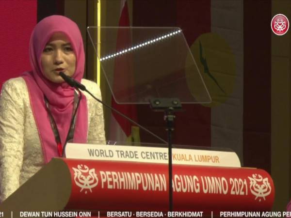 Zahida ketika menyampaikan ucapan dasar Perhimpunan Agung Pergerakan Puteri UMNO 2021 di Pusat Dagangan Dunia Kuala Lumpur (WTCKL) pada Khamis.