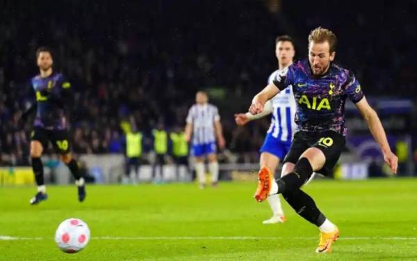 Kane melakukan percubaan ke pintu gol Brighton pada perlawanan berkenaan. - Foto Getty Images