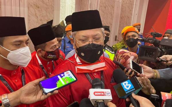 Annuar ketika ditemui pemberita selepas majlis perasmian Perhimpunan Agung UMNO 2021 di WTCKL, pada Jumaat.