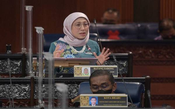 Nancy menjawab soalan pada sesi Waktu Pertanyaan Menteri sempena Mesyuarat Pertama Penggal Kelima, Parlimen ke-14 di Parlimen pada Khamis. - Foto Bernama