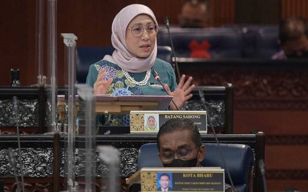 Nancy menjawab soalan pada sesi Waktu Pertanyaan Menteri sempena Mesyuarat Pertama Penggal Kelima, Parlimen ke-14 di Parlimen pada Khamis. - Foto Bernama