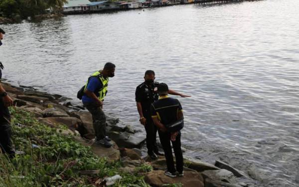 Mohd Hazani ketika ditemui di lokasi kejadian penemuan mayat di tepi laut berhampiran Kampung Tanjung Aru, di Jalan Coastal, Kota Kinabalu.