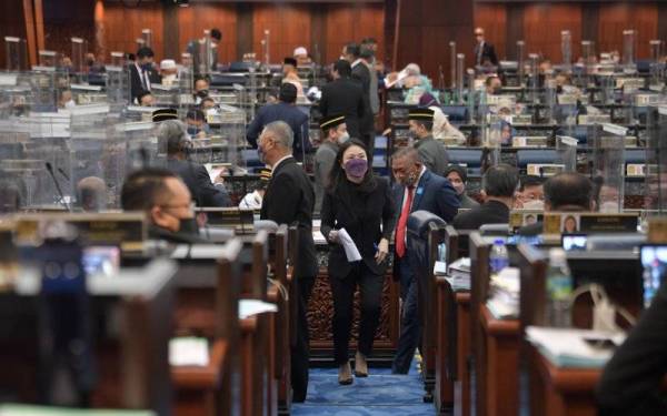 Situasi di sekitar Dewan Rakyat ketika sesi undi belah bahagian bagi penggulungan perbahasan Mesyuarat Pertama Penggal Kelima, Parlimen ke-14 di Bangunan Parlimen pada Rabu. - Foto Bernama