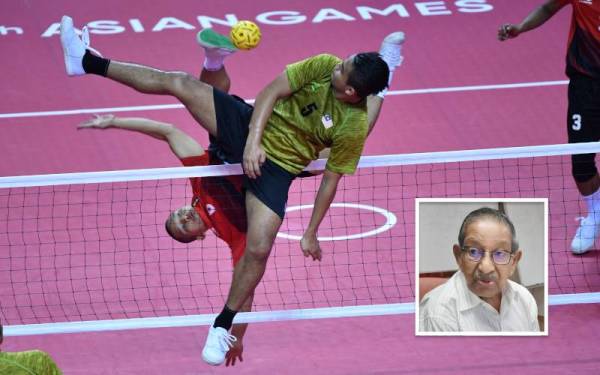 IMBAS KEMBALI...Regu negara ketika berdepan Indonesia dalam acara regu Sukan Asia 2018 di Palembang. Foto: AFP (Gambar kecil: Mohd Yusoff)