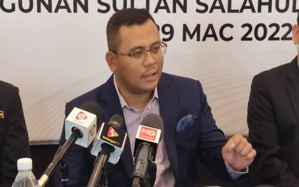 Amirudin ketika sidang akhbar selepas Majlis Menandantangani MoU bagi Kerjasama dalam Pengkongsian Data Kuantiti dan Kualiti Air Antara LUAS dengan Agensi Bekepentingan di Bangunan SSAAS di sini pada Selasa.