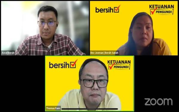 Mohd Asraf (kiri), Thomas (tengah) dan Naib Pengerusi Bersih 2.0, Beverly Joeman pada sidang media Laporan Pemerhatian PRN Johor secara dalam talian pada Rabu.