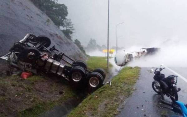 Keadaan kemalangan di Lebuhraya Karak pada petang Rabu. - Foto Twitter @LPTTrafik