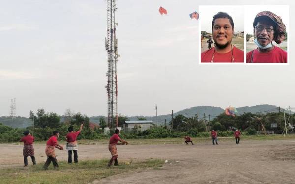 Para pemain berusaha melagakan wau masing-masing dalam Pertandingan Wau Patak Belah Laga di Kampung Raja Barang, Chendering di Kuala Terengganu, baru-baru ini. (Gambar kecil: Tuan Abu Bakar (kiri) dan Syed Mohd Hamidi)