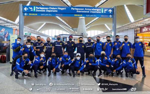 Skuad futsal negara yang menggalas cabaran di Kejuaraan Futsal AFF 2022 di Bangkok. - Foto FB FAM